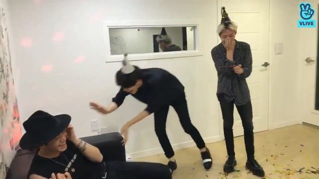 THE ROSE (더로즈) FUNNY MOMENTS смотреть онлайн