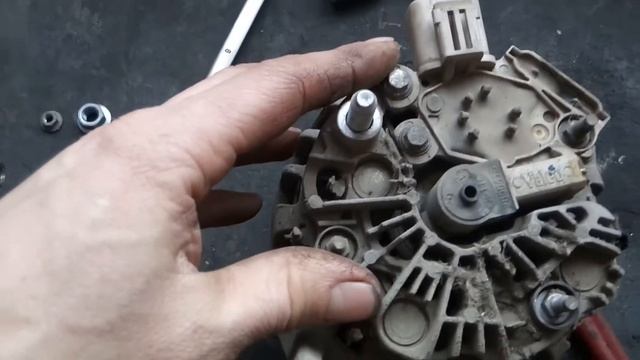 Пропала зарядка Ниссан Альмера .ремонт генератора,