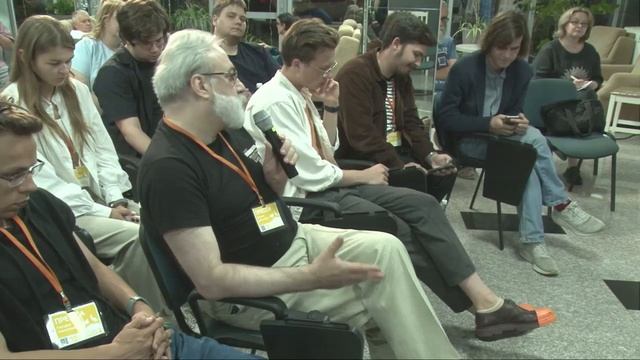 Пресс-конференция «ПРОДАВЩИЦА»