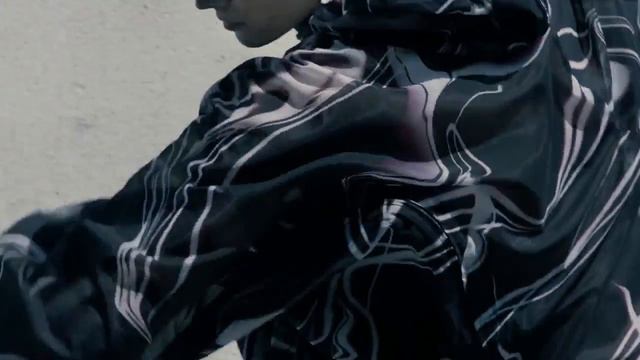 Irina Liss for Y-3 Campaign SS16 смотреть онлайн