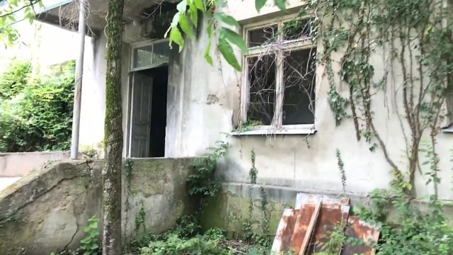 Абхазия 2017. Апсны. Отдых. Travel. Цены. Отзывы. 5. Курорт Гагры. Путешествие. Заброшенный дом. смотреть онлайн