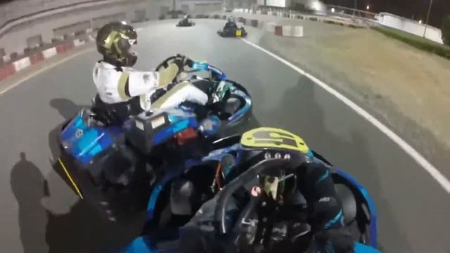 UNFAIR tactic in GO KARTING! (FUNNY) смотреть онлайн