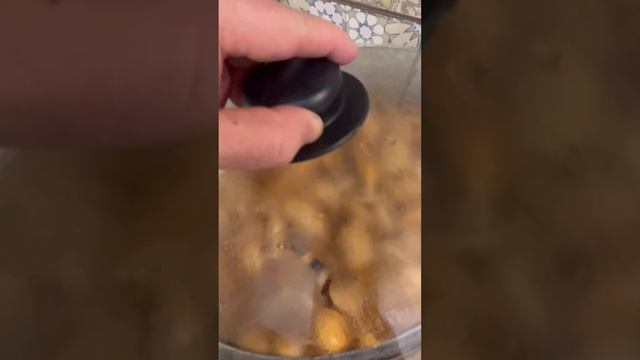 Надо в лес! За ГРИБАМИ- Опята с лучком, перцем в сливках, добавил картоху с мангала. Капец вкусно! смотреть онлайн