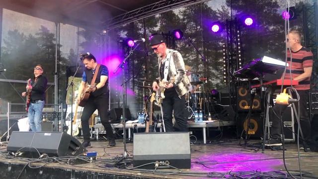 Garbo live at Jääli City Rock 11.6.2022: Viiniä ja ruusuja смотреть онлайн