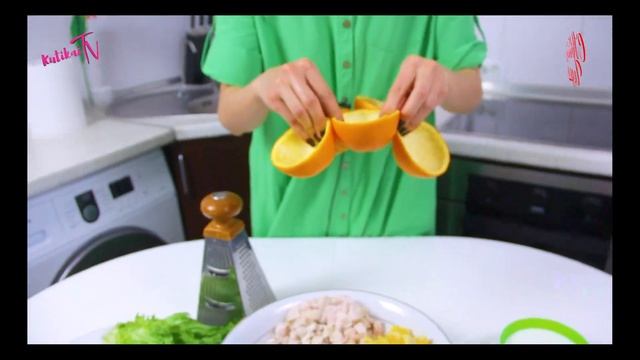 Салат Апельсиновое настроение. Куриный салат с апельсинами, черносливом, грецкими орехами. смотреть онлайн