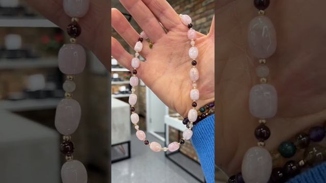 Колье из розового кварца. #shorts #бижутерияручнойработы #кольебрест