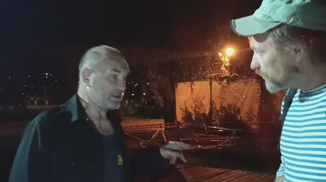 Ох и весело было в нашей школе в кабинете пения. Правда я там уже учителем был и ОБЖ преподавал