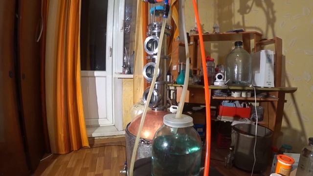 Перегон на 8 этажной 4-х дюймовой медной тарельчатой колонне спирта сырца из пшеничной муки смотреть онлайн