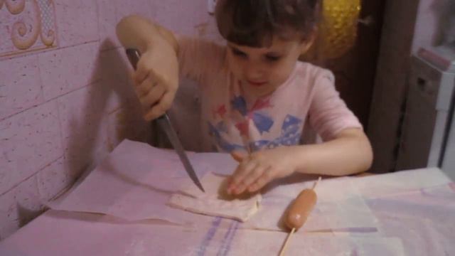 Готовим Шашлычек, сосиски на палочке в слоеном тесте смотреть онлайн