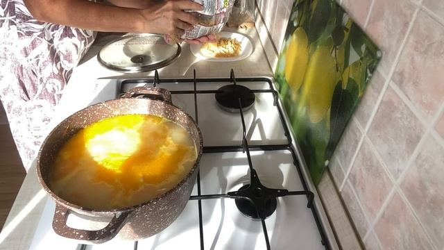 Быстрый и очень вкусный сырный суп.