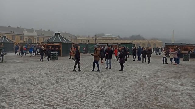 Christkindlmarkt im Schlossgarten vorm Schloss Schönbrunn Wien. DJI Osmo Mobile 3, Xiaomi Note 8 Pr смотреть онлайн