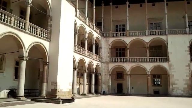Вавельский Королевский замок Дворец Кракова смотреть онлайн