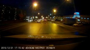 VW Golf 7, скрежет, попал камень между тормозным диском и защитой.
