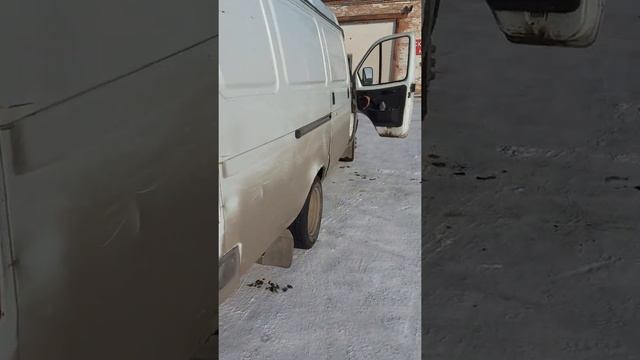 Замена динамиков в автомобиле Газель на DL Audio Barracuda 165 смотреть онлайн