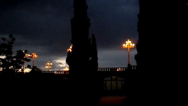 ПУТЕВОДИТЕЛЬ ДЛЯ ТУРИСТОВ-ЦЕРКОВЬ/САМЕБА/-м.АВЛАБАРИ.-რა ლამაზია ღამით სამება./LADO$VIDEO/ смотреть онлайн