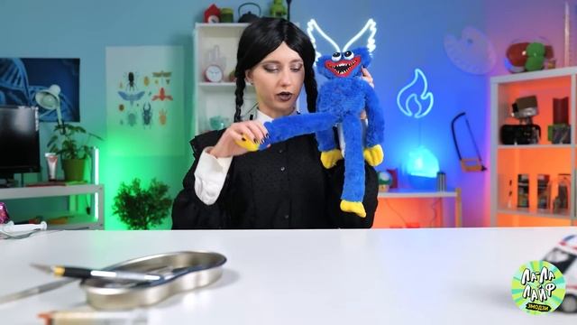 Из ЗАУЧКИ в УЭНСДЭЙ! Лучшие гаджеты и лайфхаки для ПРЕОБРАЖЕНИЯ из ТикТока от Ла-Ла Лайф Эмодзи смотреть онлайн