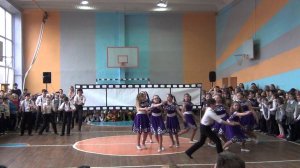 Dance show 116 6-В класс Танец «Фильм, фильм, фильм» («Вдруг как в сказке скрипнула дверь»)