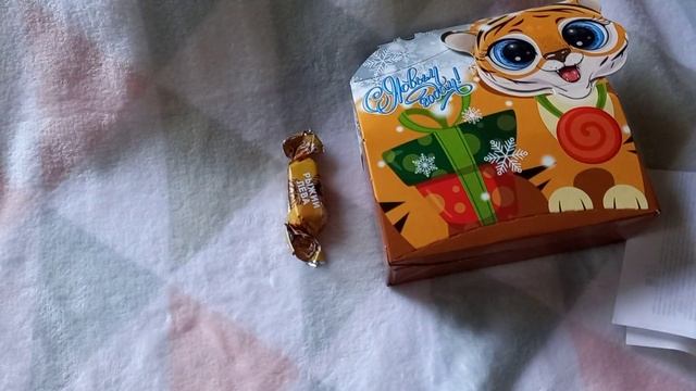 ?Сладкий новогодний подарок 2022/ Распаковка и обзор конфет??? смотреть онлайн