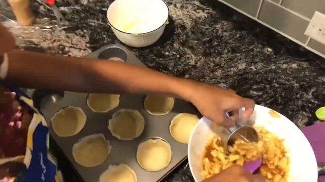 The Best Ever Mini Apple Pies смотреть онлайн