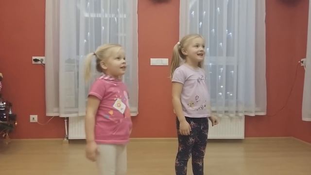 10 игр с детьми на Рождество и Новый год. Во что поиграть с ребенком на новогодние праздники смотреть онлайн