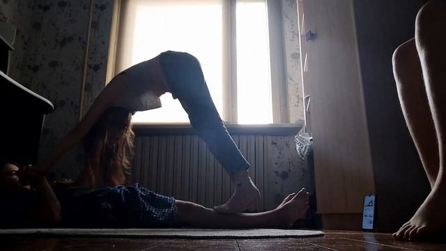 ЙОГА ЧЕЛЕНДЖ С ПОДРУГОЙ И ДРУГОМ? смотреть онлайн