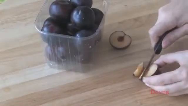 Пироги с фундуком и мягким сыром