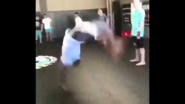 КЛИП №7 ЗАКОНЧИ ДЕНЬ НА ПОЗИТИВЕ. "Зачем сегодня я сказал, что холостой." смотреть онлайн