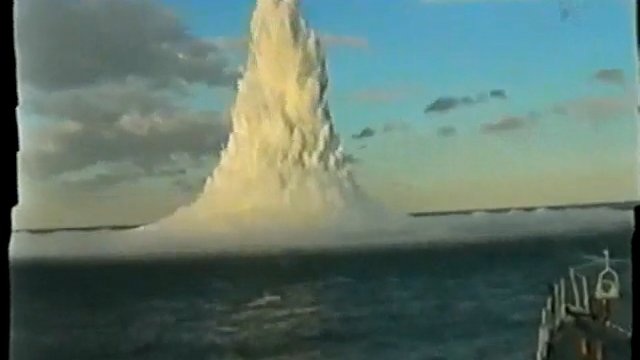 Гигантский подводный взрыв смотреть онлайн