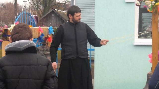 ЗОЛОТЫЕ КУПОЛА !!!! ОФИГЕТЬ- МУЖИК ПОДАРИЛ ЦЕРКВИ КОЛОКОЛА !!!. смотреть онлайн