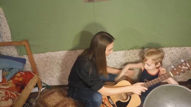 Не хотелось бы повторяться, но смотрите сами смотреть онлайн