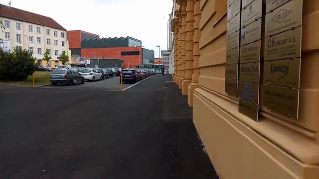E-MOTION with small electric kick-scooter смотреть онлайн