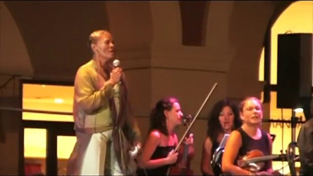 DIONNE WARWICK FEAT ORCHESTRA CLASSICA DI ALESSANDRIA OUTLET SERRAVALLE SCRIVIA 11/8/2010 смотреть онлайн