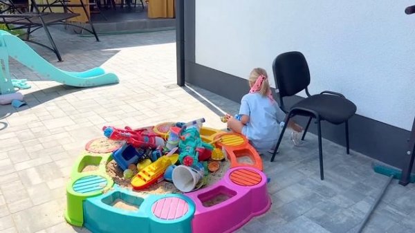 БОЛЬШОЙ БАССЕЙН ДЛЯ СОФИИ И НИКИ. СОФУНЬЯ ШАЛУНЬЯ