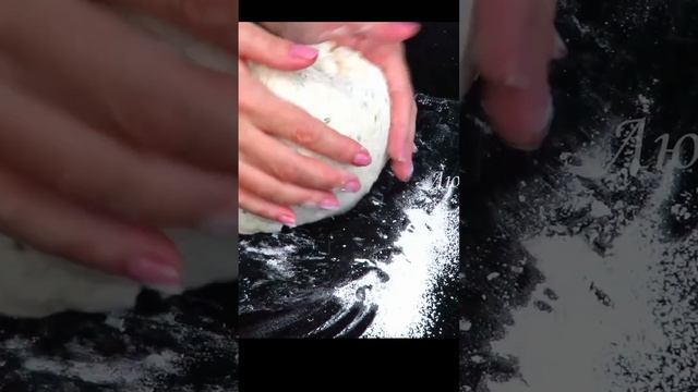 ?ЛЕНИВЫЕ ЛЕПЕШКИ НА КЕФИРЕ с творогом, зеленым луком, сытный завтрак, Люда Изи Кук обед ужин #short смотреть онлайн