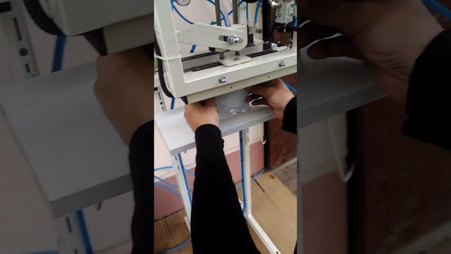 Запаечная машина для запайки пакетов с откачкой воздуха и впрыском инертного газа смотреть онлайн