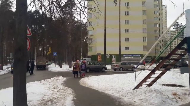 Вид на ЖК "Парк на Фабричной" со станции "Фабричная" смотреть онлайн