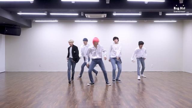 TXT (투모로우바이투게더) ‘5시 53분의 하늘에서 발견한 너와 나’ Dance Practice смотреть онлайн