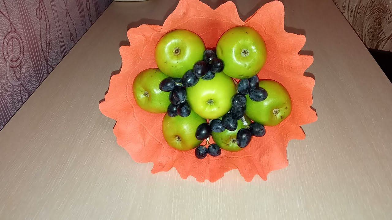 Букет из яблок и винограда// смотреть онлайн