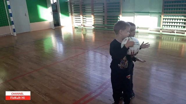 УРОК ФИЗКУЛЬТУРЫ В 1 КЛАССЕ смотреть онлайн