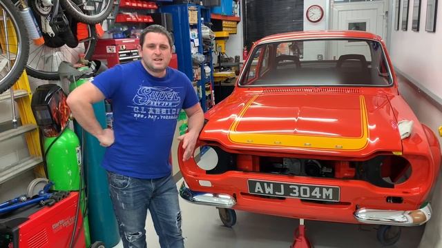 MK1 Escort RS 2000 Re Assembly Episode 12 fitting New xmas parts смотреть онлайн