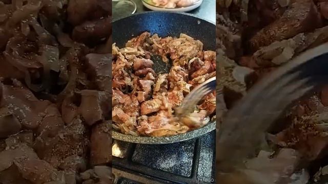 куриная печень в сметане смотреть онлайн