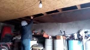 Монтаж потолка листами OSB. В гараж