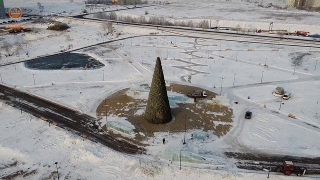 Новогодняя ёлка в парке и новые ледяные горки от РусАла и Советского района смотреть онлайн
