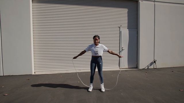 How To Jump Rope For Beginners l 6 Basic Tricks смотреть онлайн