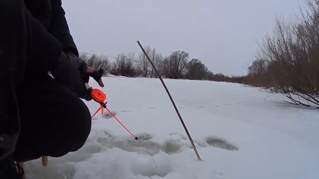 ЩУКА НА МОРМЫШКУ! МАСТЕР КЛАСС!..... Охота за сокровищами! смотреть онлайн