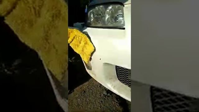 Как убрать мошек с автомобиля после поездки по трассе простой водой? Не верите? Смотрите смотреть онлайн