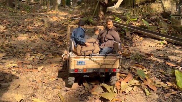 RC FMS Suzuki Jimny LJ10 1/6 figure x Toyota FJ40 chair off road rally смотреть онлайн