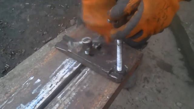 Саморобні тиски з робочим столом 2 смотреть онлайн