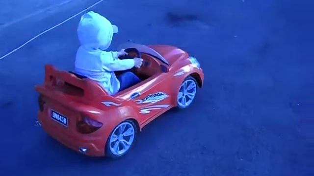 Сынок на машине, son drives a car смотреть онлайн