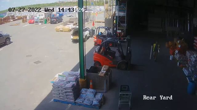 Ford Maverick Truck Hits Toyota Matrix - Video 2 смотреть онлайн